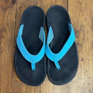 OLUKAI Womens Ohana flip flop sandals black and blue
